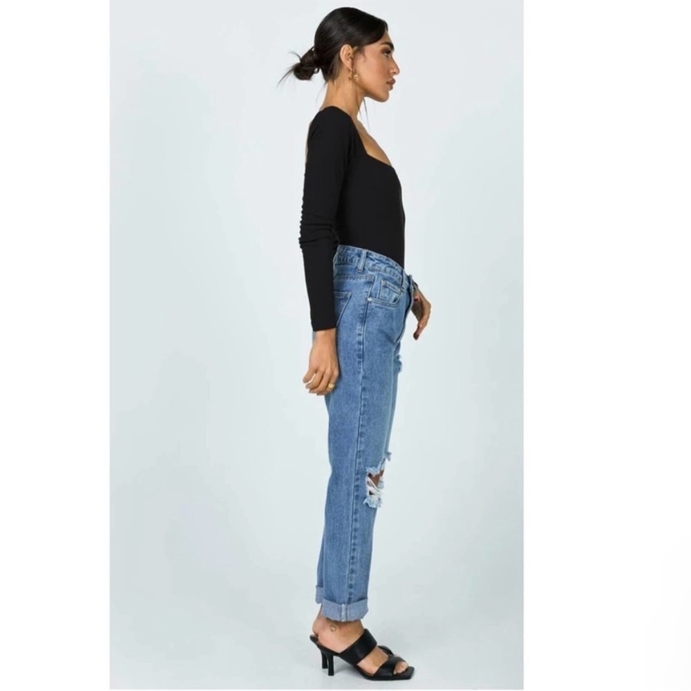 Princess Polly Hayden Knee Rip Jeans in Mid Wash Denim - Picture 2 of 6